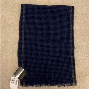 NWT BRAND NEW Men’s Saks Fifth Avenue Scarf